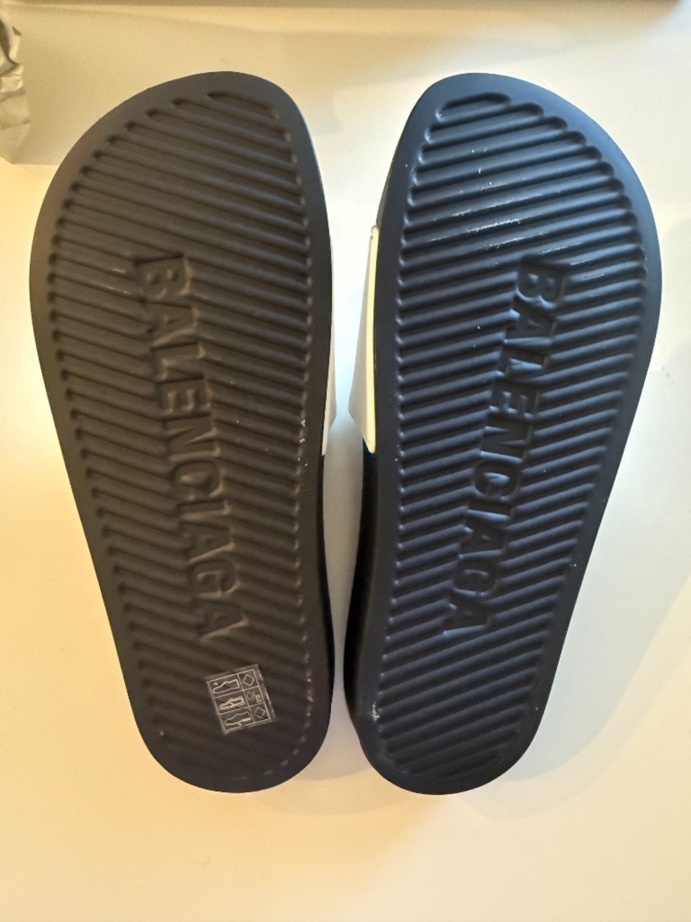 NWT Balenciaga Pool Slide Sandals - Black with White Logo Size 37 EU/7 US Women - Picture 3 of 6